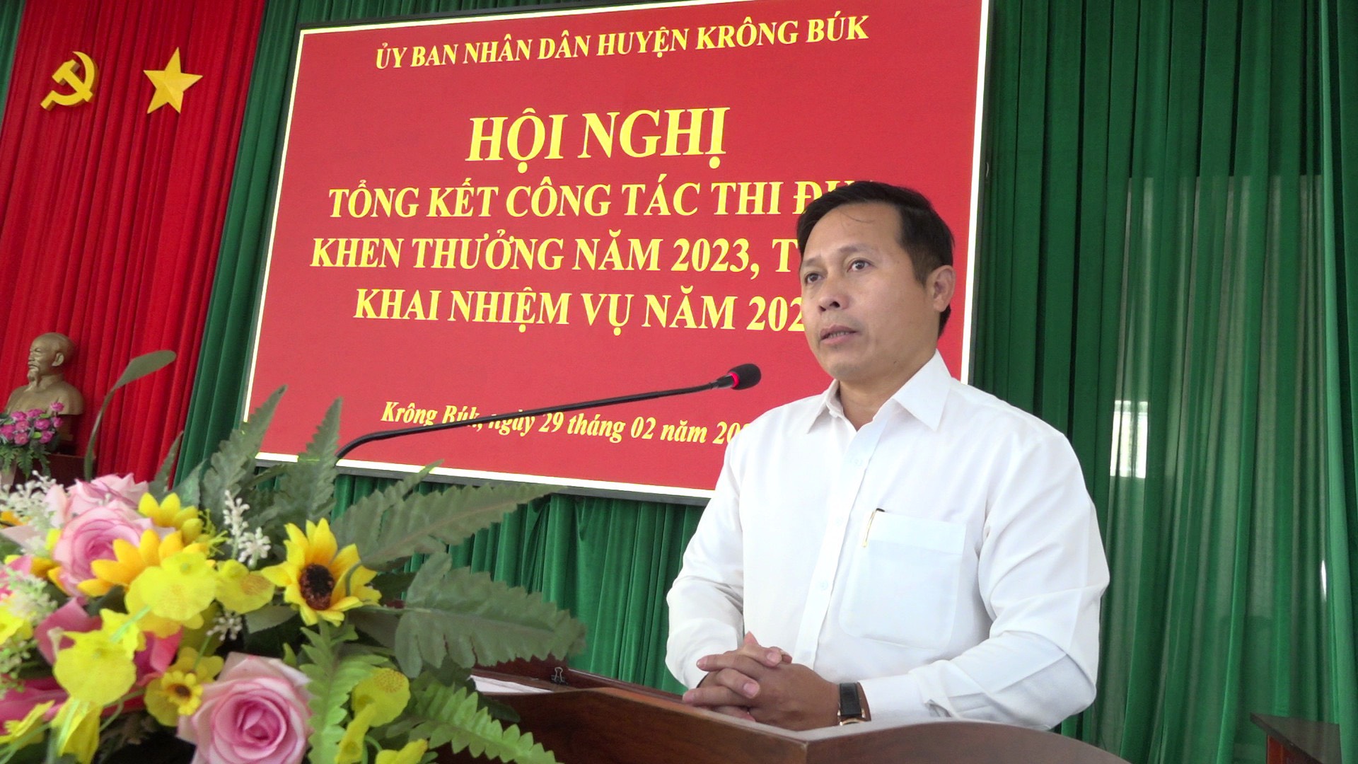 Hội nghị Tổng kết công tác thi đua khen thưởng huyện năm 2023, triển khai nhiệm vụ năm 2024